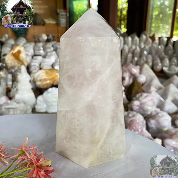 Trụ lục giác thạch anh hồng 1.9kg-T606