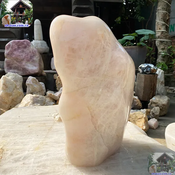 Trụ đá thạch anh năng lượng cao nặng 19.5kg, cao 33cm x ngang 26.5cm x dày 12cm - T699
