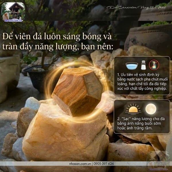 Đá canxedon vàng 12 mặt 1.24kg - 10.5cm - QC1481