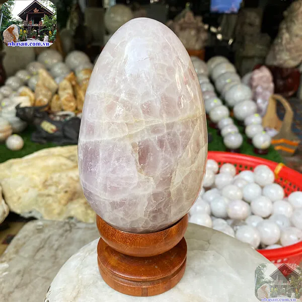 Quả trứng thạch anh hồng 2.15kg - Sức mạnh ẩn giấu