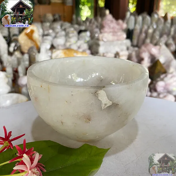 Bát đá thạch anh trắng 860gr-13cm B58