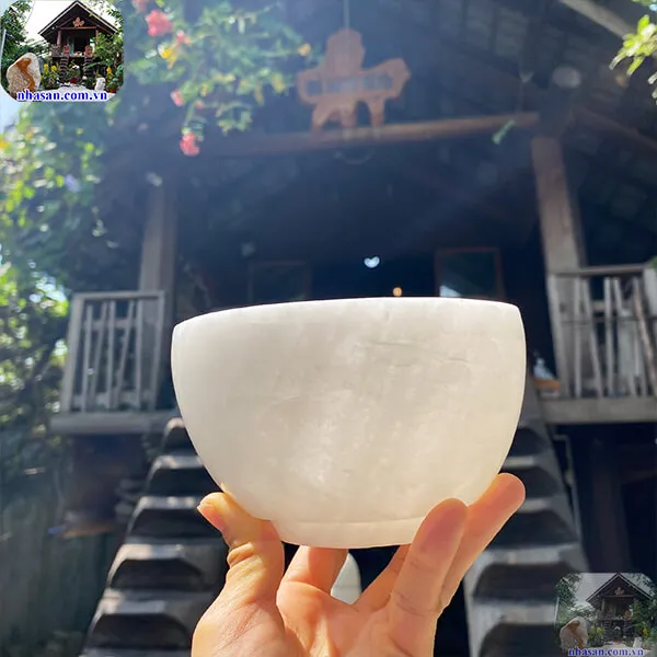 Bát đá thạch anh trắng 880gr-13cm B60