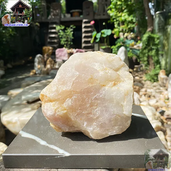 Đá thạch anh thô 1.4kg (12x12 cm) cho phòng ngủ - Vật phẩm phong thủy giúp mang lại giấc ngủ ngon