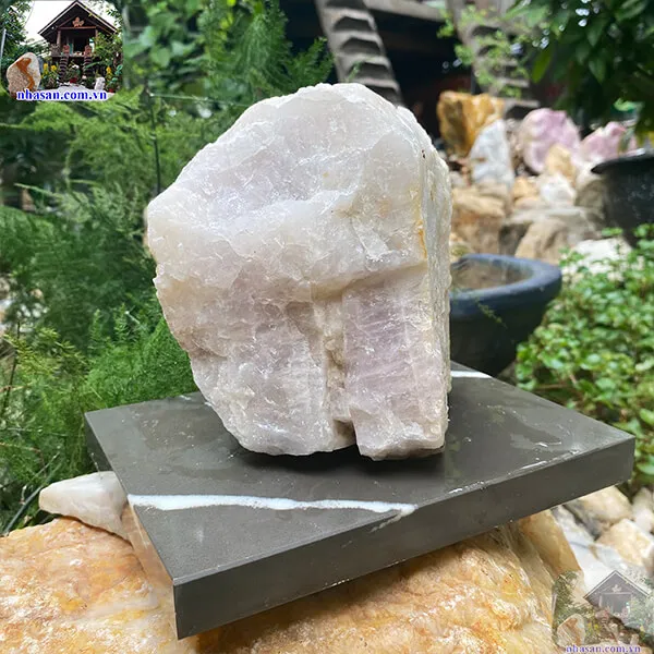 Viên đá thạch anh hồng 2.54kg (13x13 cm) vật phẩm phong thủy trang trí tăng năng lượng