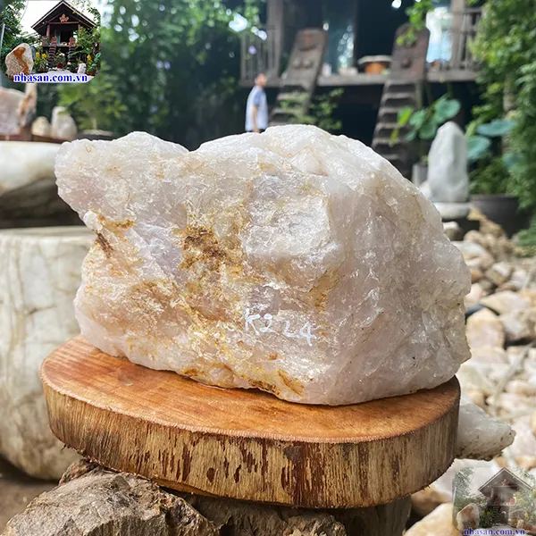 Đá thạch anh thô hồng 4.4kg (12x20 cm) tự nhiên trấn trạch