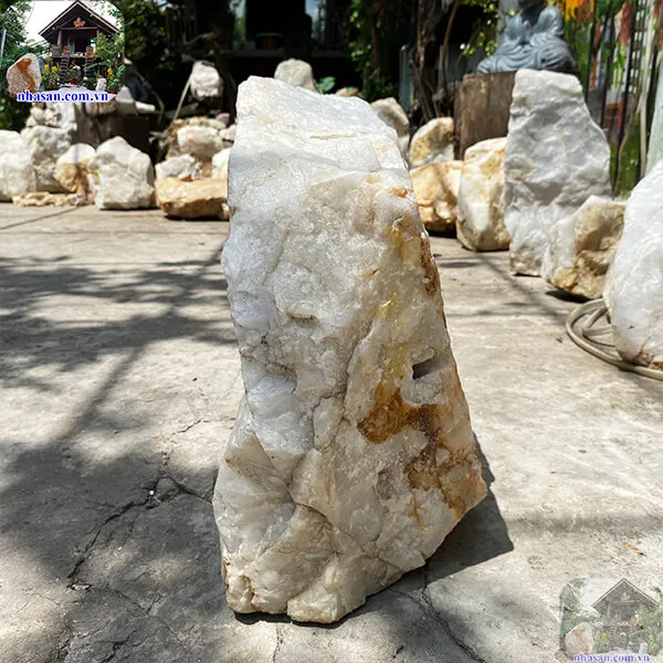 Đá thạch anh trắng thô 46kg-K179