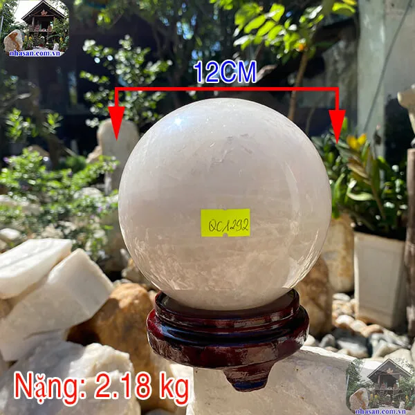 Cầu đá thạch anh QC1292, nặng 2.18kg, đường kính 12cm