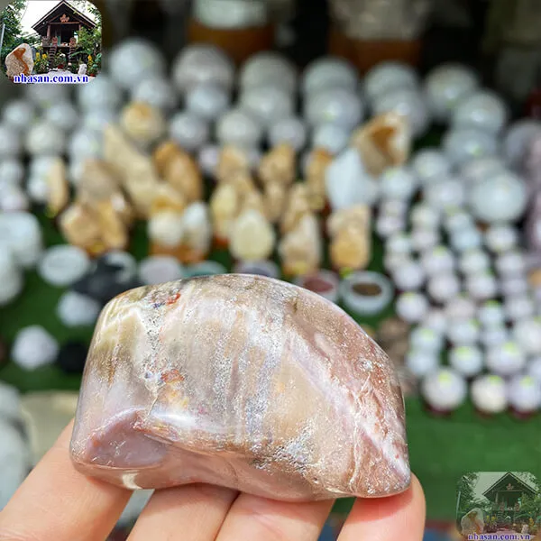 Cục chặn giấy đá canxedon - Mang lại niềm vui và may mắn