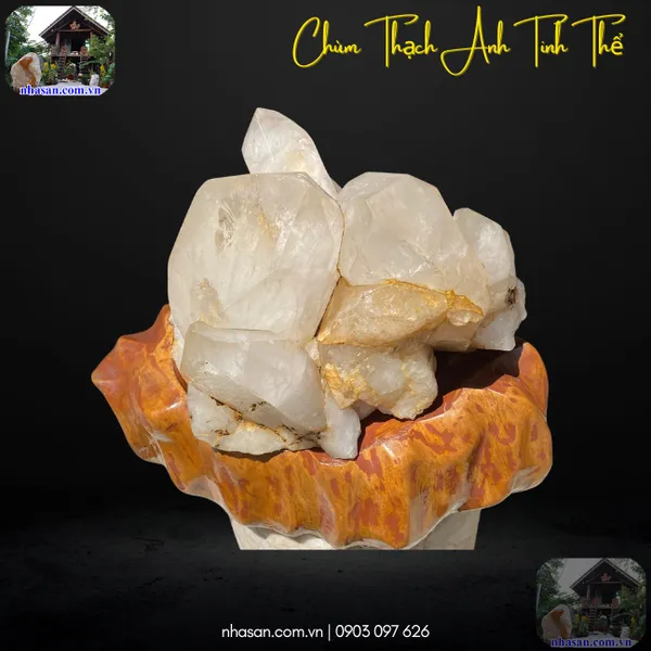 Chùm thạch anh tinh thể T713 nặng 8,2kg, kích thước: ngang 33cm x cao 25cm x dày 22cm