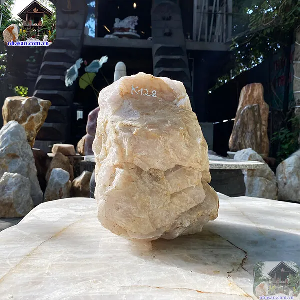 Đá thạch anh hồng tự nhiên 16kg, cao 27cm x ngang 24cm - K128