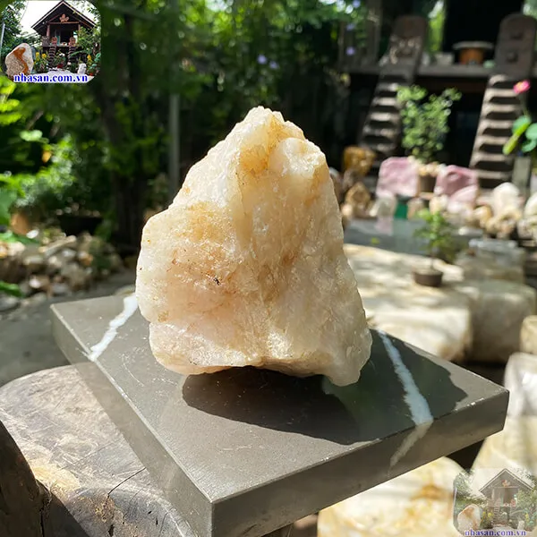 Đá thạch anh thô 1.4kg (12x12 cm) cho phòng ngủ - Vật phẩm phong thủy giúp mang lại giấc ngủ ngon