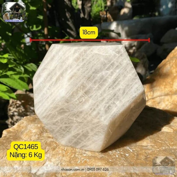 Đá 12 mặt thạch anh trắng 6kg - 18cm - QC1464