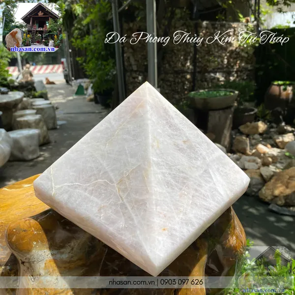 Đá phong thủy kim tự tháp nặng 8kg, cao 16cm x ngang 21cm -  T714 