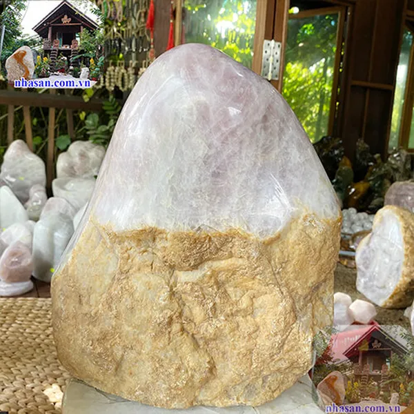 Trụ đá thạch anh hồng 29kg, cao 34cm x ngang 29cm x dày 18cm - T527