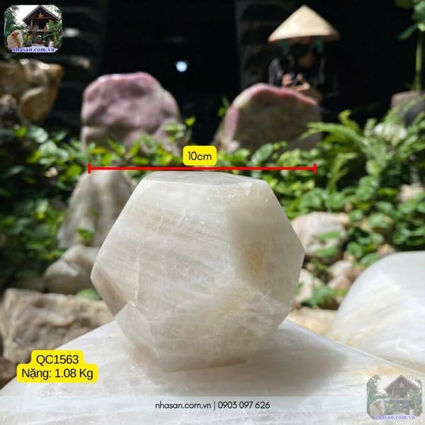 Đá thạch anh 12 mặt 10cm-1.08kg-QC1563
