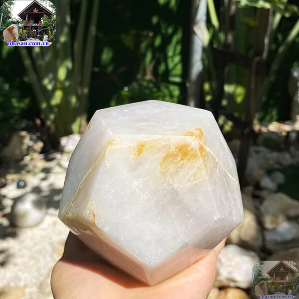 Đá thạch anh 12 mặt có thật sự tốt không?