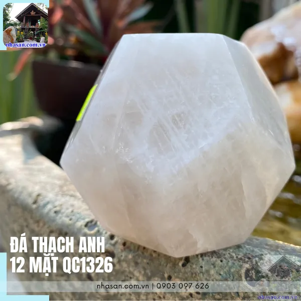 Đá thạch anh 12 mặt QC1326 nặng 460gr, đường kính 7.5cm