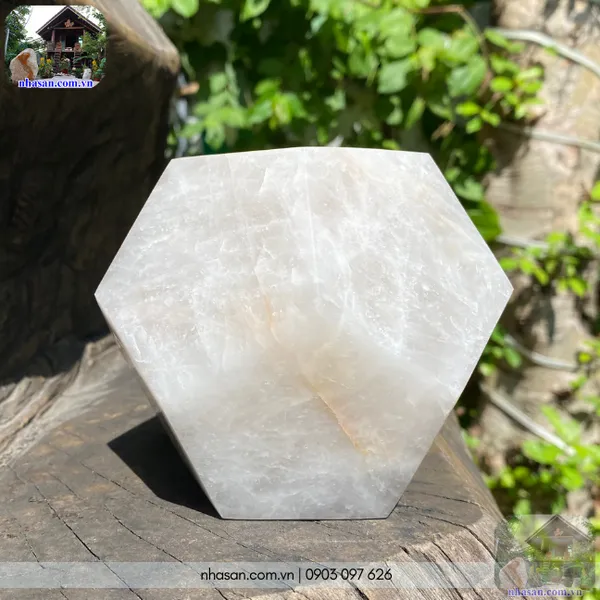 Đá thạch anh 12 mặt QC1358 nặng 2.25kg, mặt cạnh 7.5cm, đường kính 10.5cm