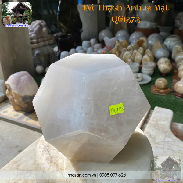 Đá thạch anh 12 mặt QC1373 nặng 6kg, đường kính 15cm