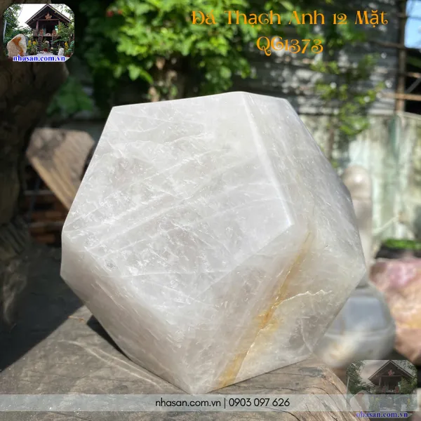 Đá thạch anh 12 mặt QC1373 nặng 6kg, đường kính 15cm