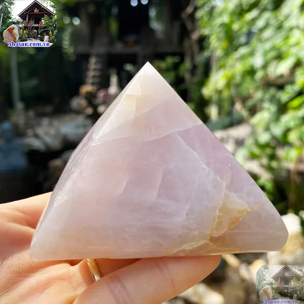 Kim tự tháp đá phong thủy "thần khí" mang lại may mắn, tài lộc