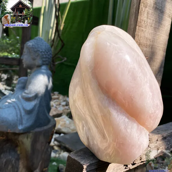 Đá thạch anh hồng phong thuỷ T690, nặng 2.64kg, kích thước 18x13x7 cm
