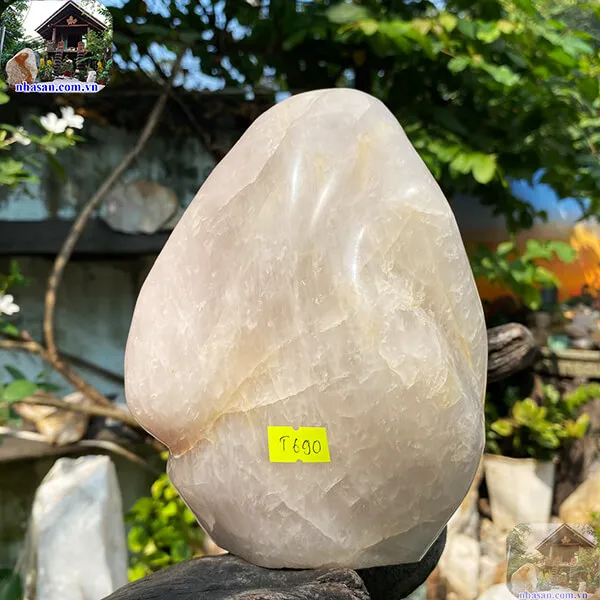 Đá thạch anh hồng phong thuỷ T690, nặng 2.64kg, kích thước 18x13x7 cm