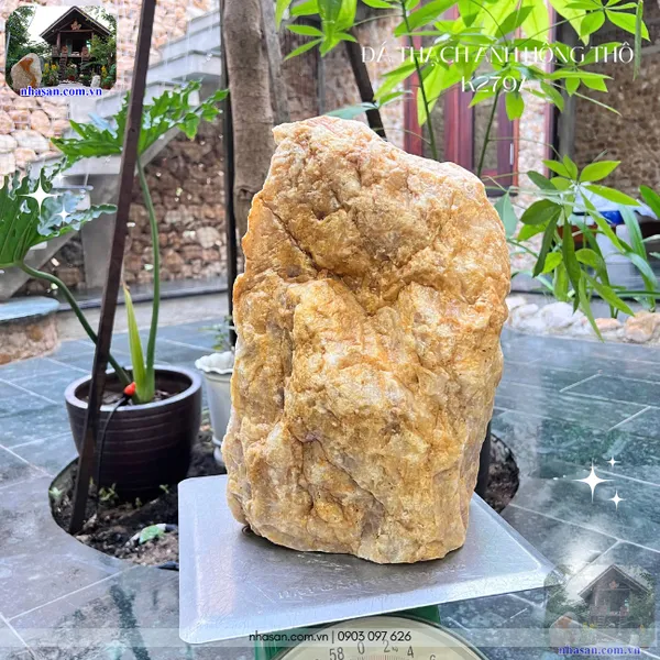 Đá thạch anh hồng thô K279A nặng 24.8cm, cao 36cm x ngang 22cm (hoành 72cm)