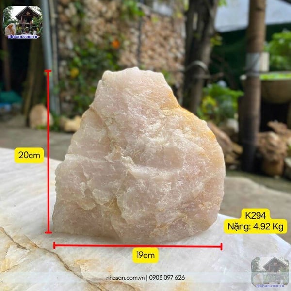 Khối đá thạch anh hồng thô K294 nặng 4.92kg