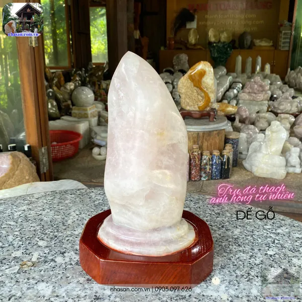 Đá thạch anh hồng tự nhiên đế gỗ nặng 3.4kg-T513