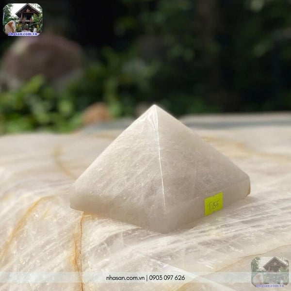 Đá thạch anh kim tự tháp T155 - 980gr