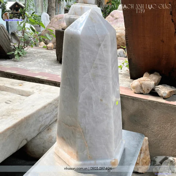Đá thạch anh lục giác T719 nặng 43.5kg, cao 53.5cm x ngang 24cm