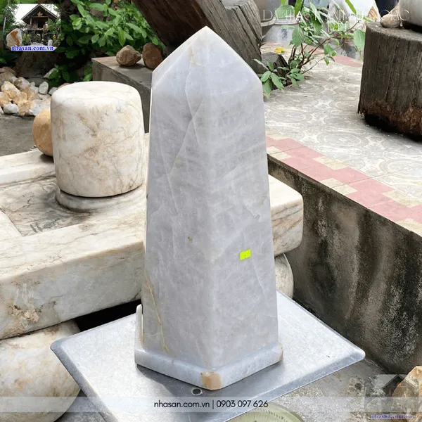 Đá thạch anh lục giác T719 nặng 43.5kg, cao 53.5cm x ngang 24cm
