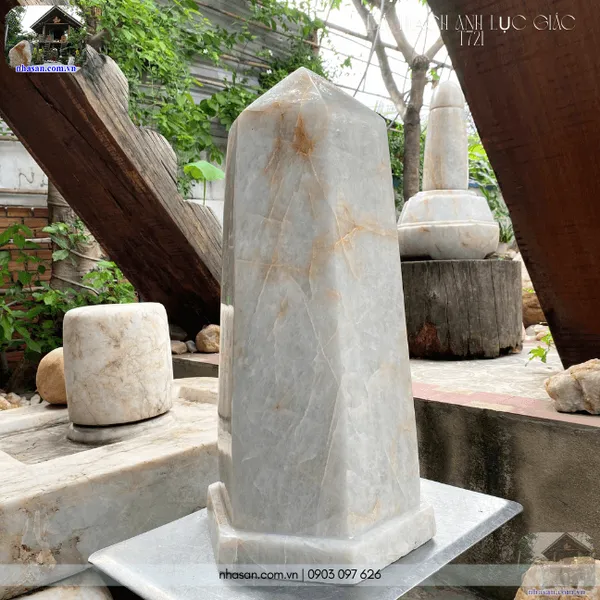 Đá thạch anh lục giác T721, nặng 44.1kg, cao 54cm x ngang 25cm
