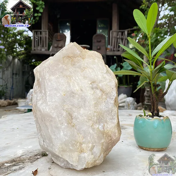 Đá thạch anh thô đẹp - Tăng cường năng lượng tích cực cho gia đình bạn