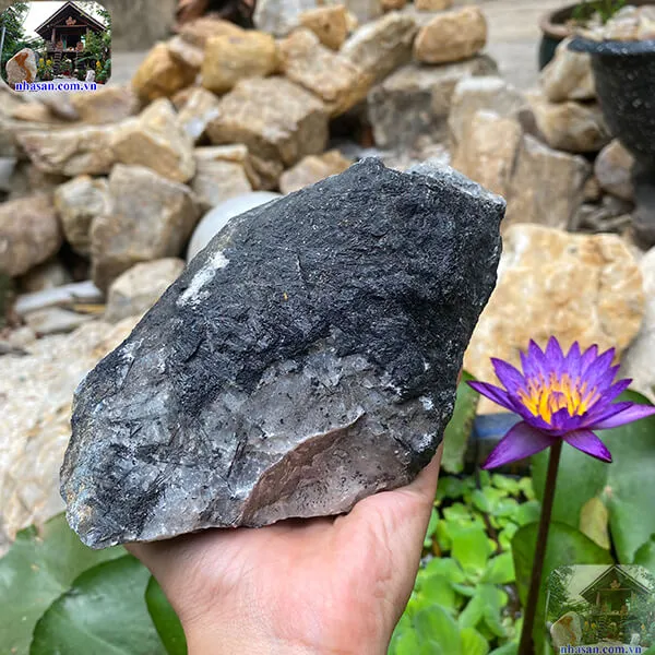 Đá thạch anh tóc đen thô vụn 4x6cm rải sàn trấn trạch, chôn nền tăng sinh khí, bồi hoàn long mạch