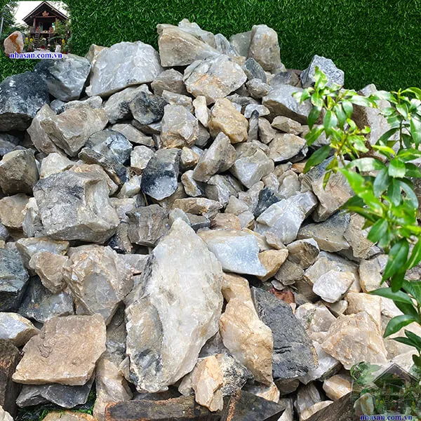 Đá thạch anh tóc đen thô vụn 4x6cm rải sàn trấn trạch, chôn nền tăng sinh khí, bồi hoàn long mạch