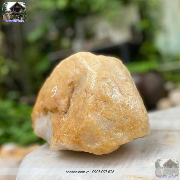Đá thạch anh trắng nguyên khối 9kg - K288