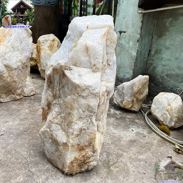 Đá thạch anh trắng thô 55kg- K180