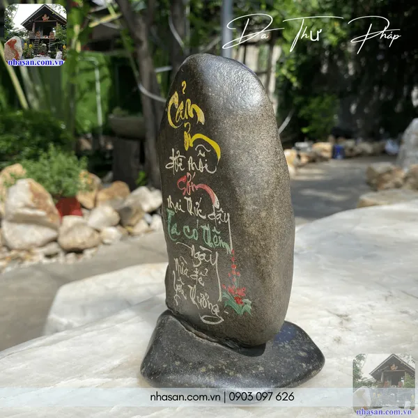 Đá thư pháp DKC04 nặng 1,06kg, kích thước:  cao 17cm x ngang 10cm 