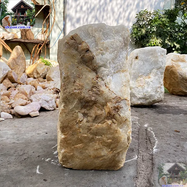 Đá thạch anh trắng thô khối 82kg-K162