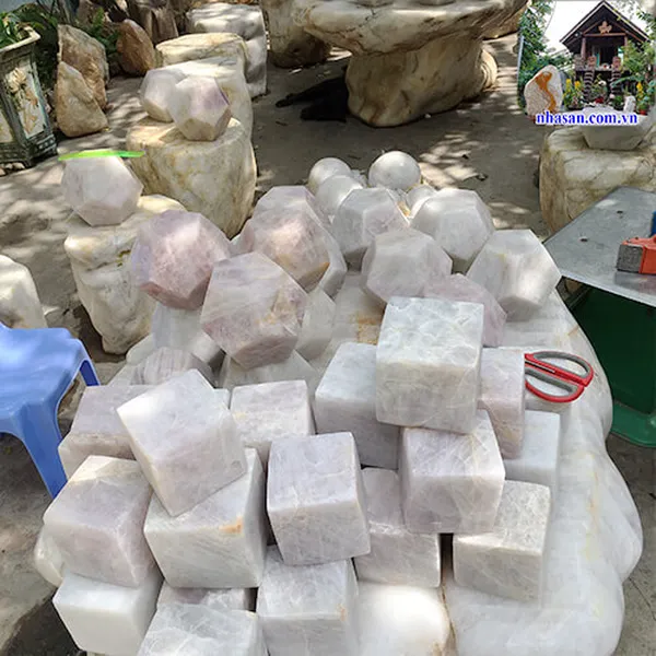 White quartz stone