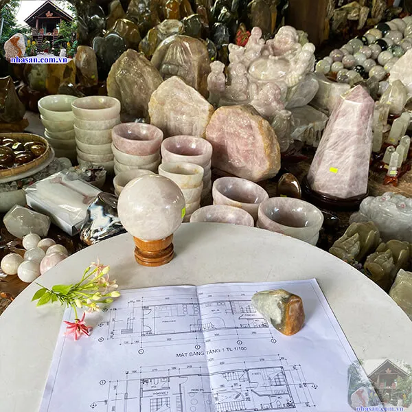Chặn giấy đá phong thủy sự nghiêm túc và sang trọng của màu xám