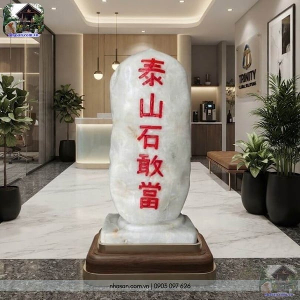 Thái sơn thạch cẩm đương đá thạch anh trắng (111kg - cao 78cm)