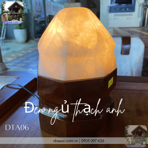 Đèn ngủ thạch anh DTA06 nặng 2,74kg, kích thước cao 19,5cm x ngang 13,5cm
