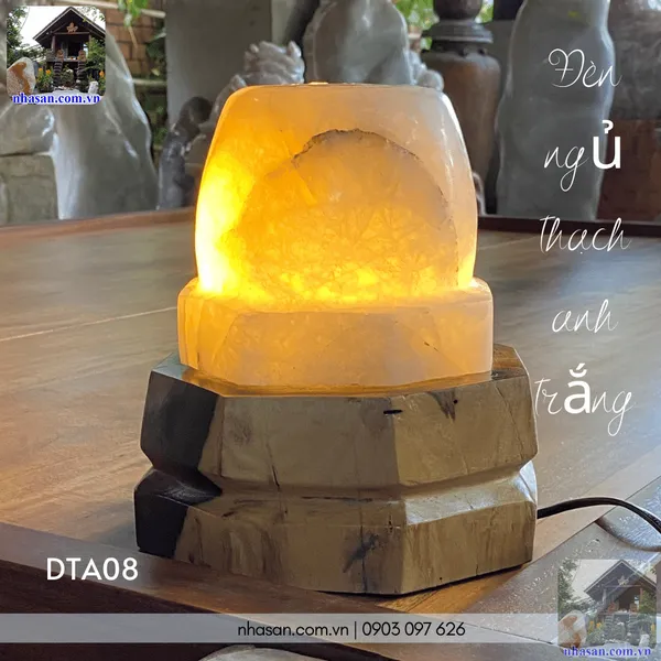 Đèn ngủ thạch anh trắng DTA08 nặng 8,2kg, kích thước: cao 23cm x ngang 20cm