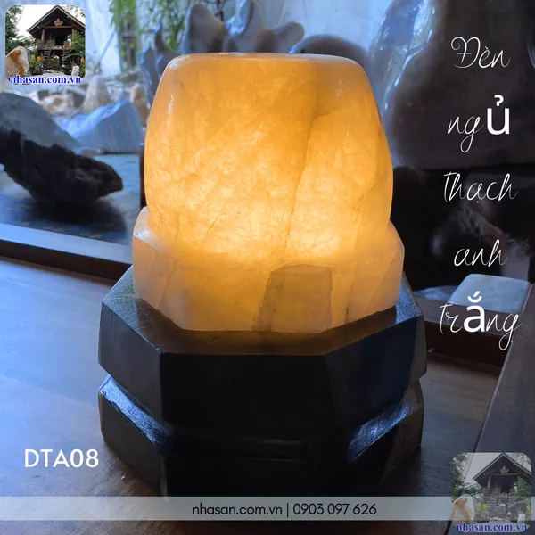 Đèn ngủ thạch anh trắng DTA08 nặng 8,2kg, kích thước: cao 23cm x ngang 20cm