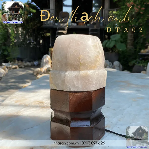 Đèn thạch anh DTA02 nặng 2.84kg, kích thước cao 21.5cm x ngang 11.5cm