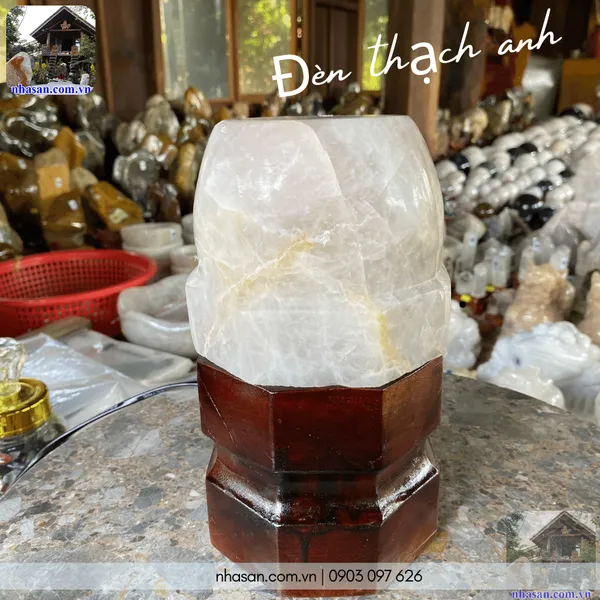 Đèn thạch anh DTA02 nặng 2.84kg, kích thước cao 21.5cm x ngang 11.5cm