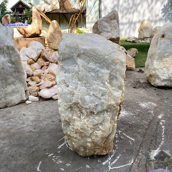 Đá thạch anh trắng thô khối 82kg-K162